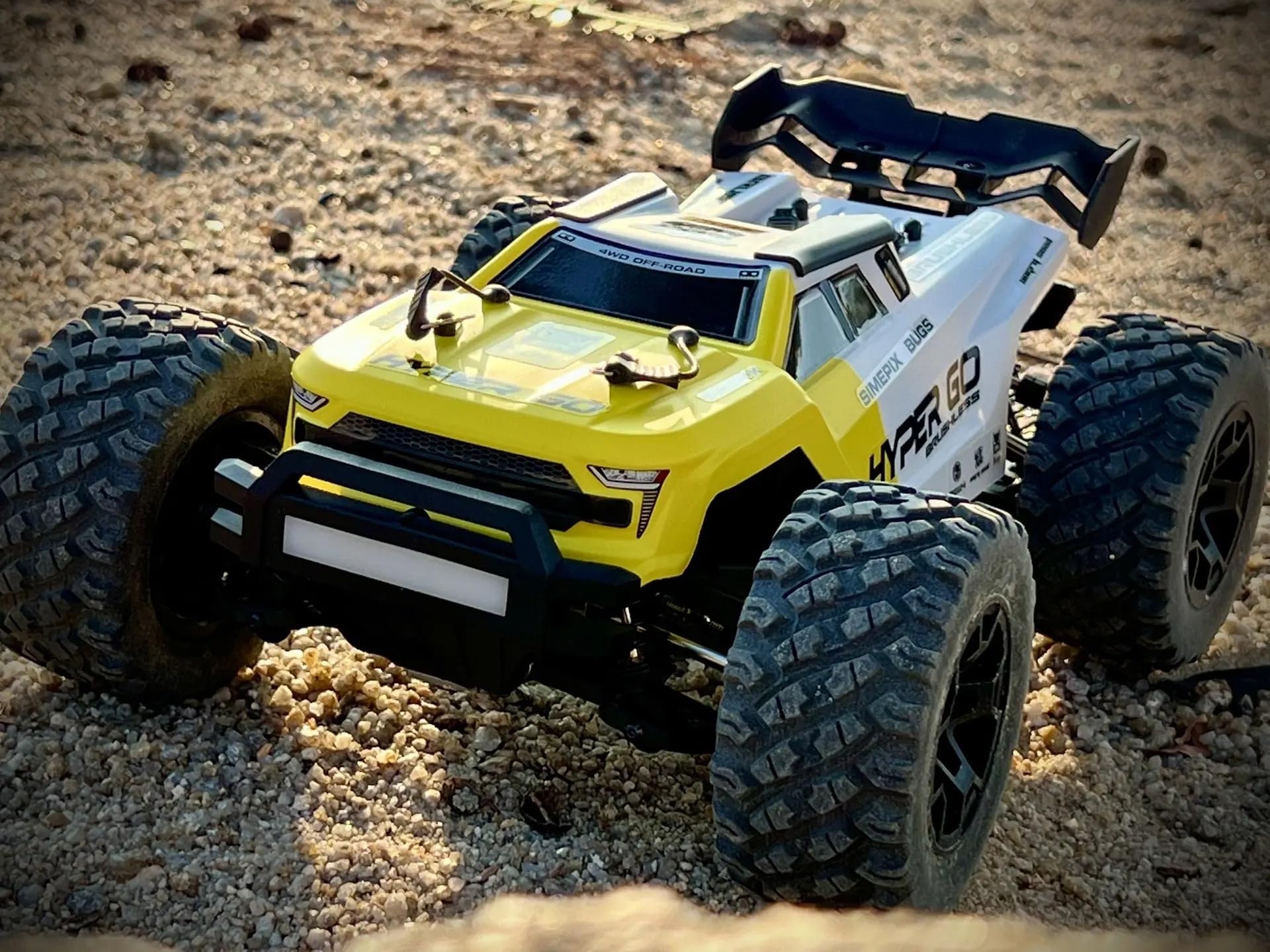 Amazon.co.jp: Fenamx Mjx Hyper go 14207 Rc トラック 4x4 Rc